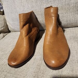 Lucky Brand LK-Blandre tan leather Ankle booties side Zipper Tassle Pull 7